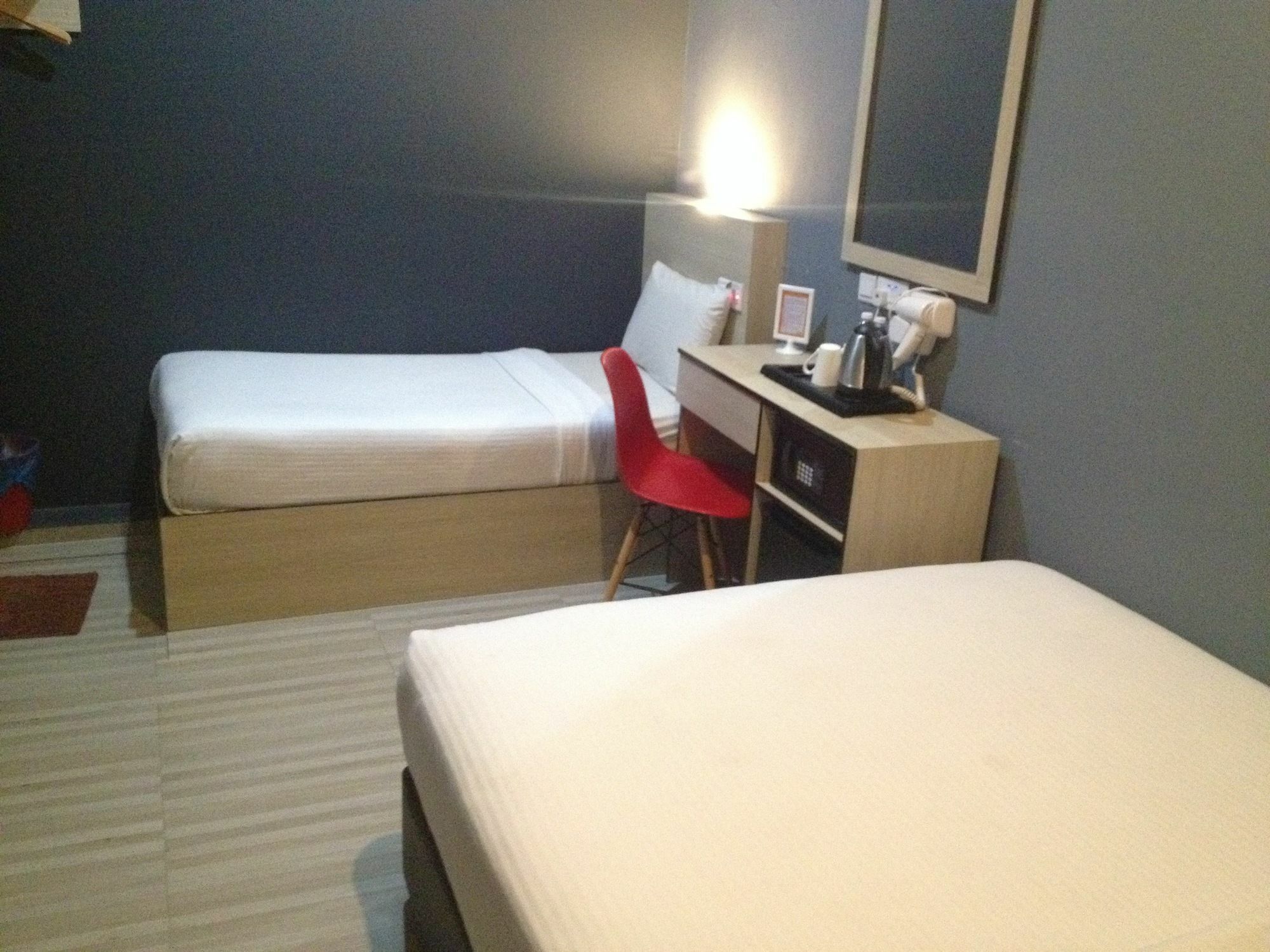 Dj Citi Inn Hotel Kuala Terengganu Zewnętrze zdjęcie